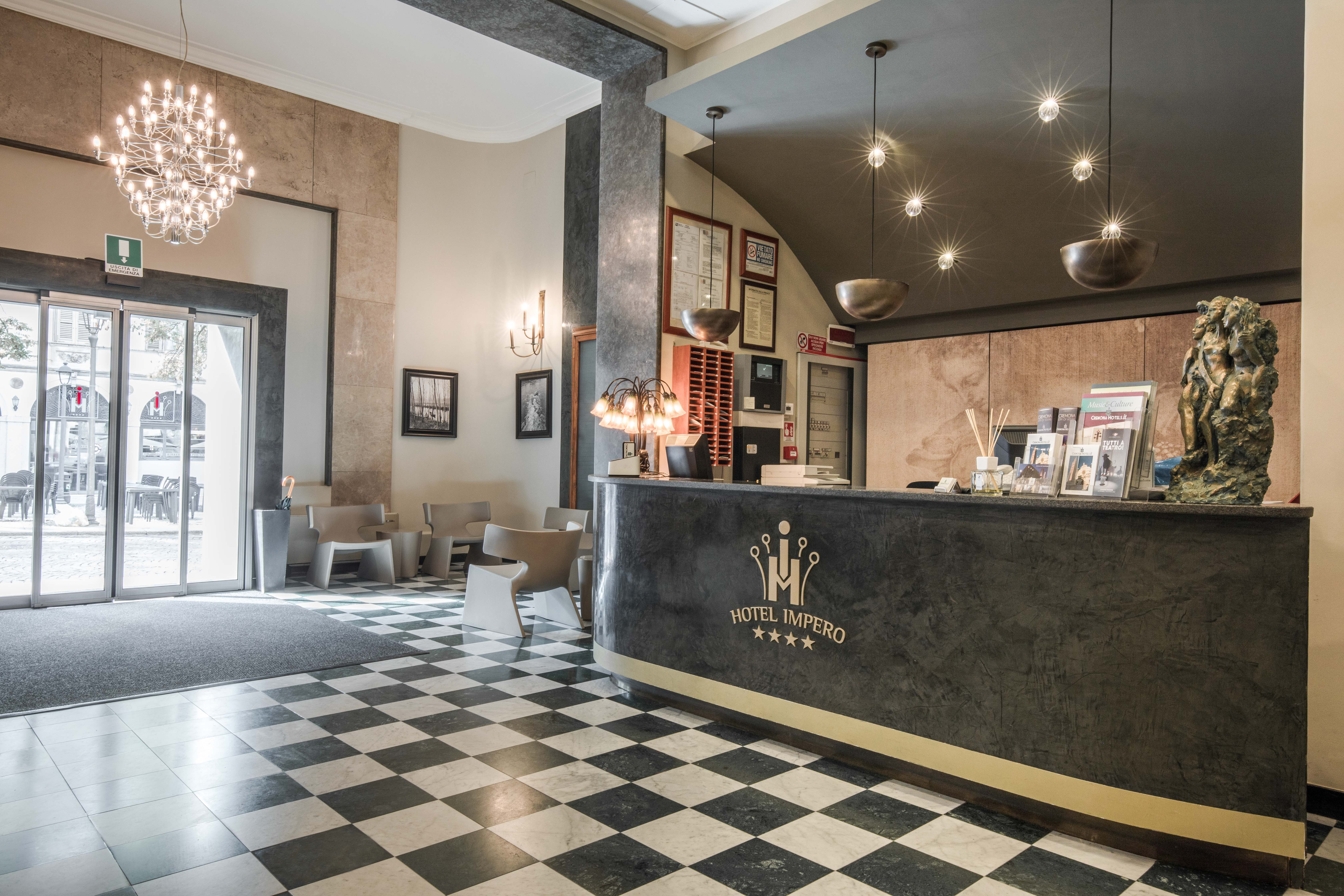 https://www.in-lombardia.it/sites/default/files/accomodation/gallery/103995/129038/impero_hall-5.jpg