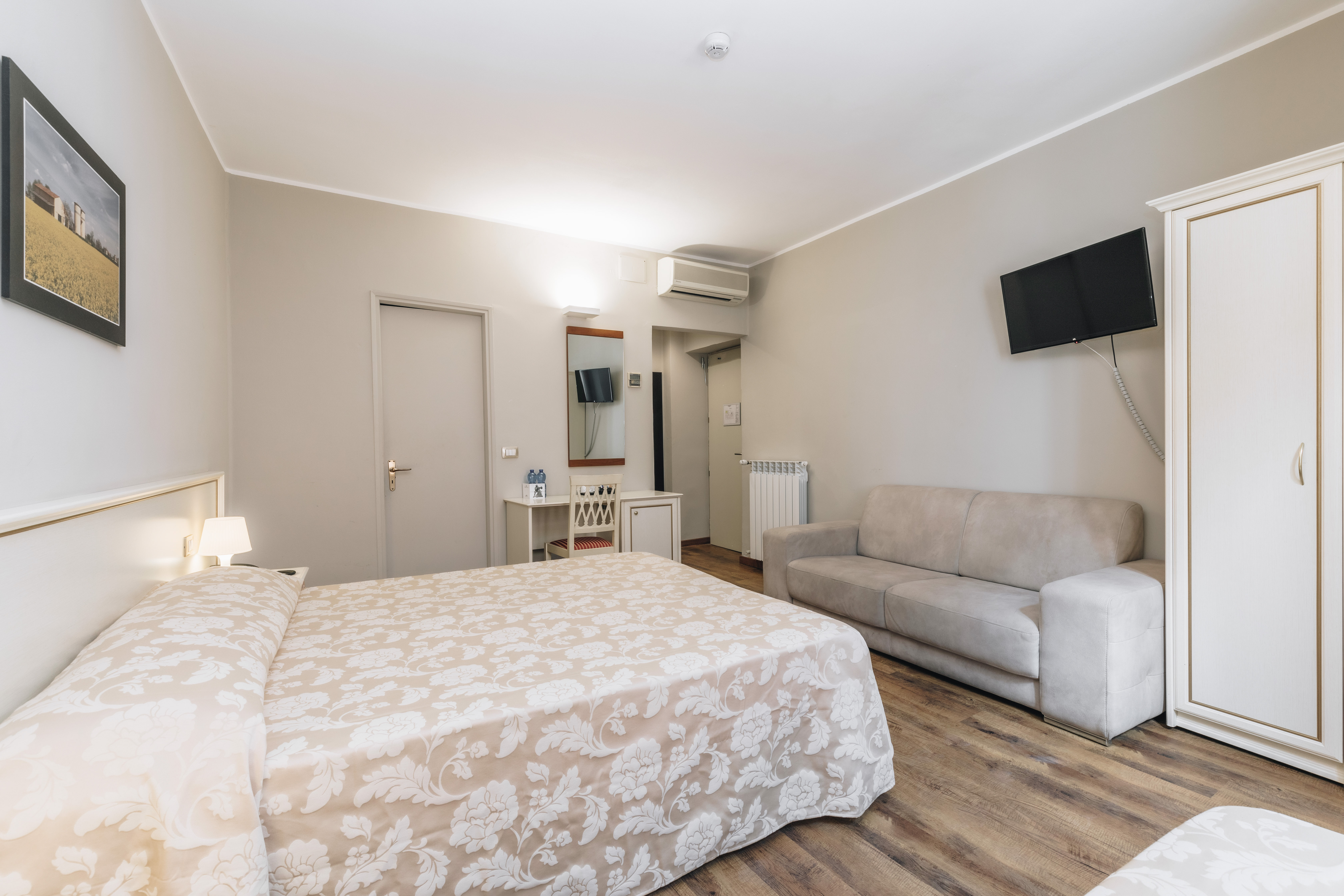 https://www.in-lombardia.it/sites/default/files/accomodation/gallery/104232/129031/final_astoria-10.jpg