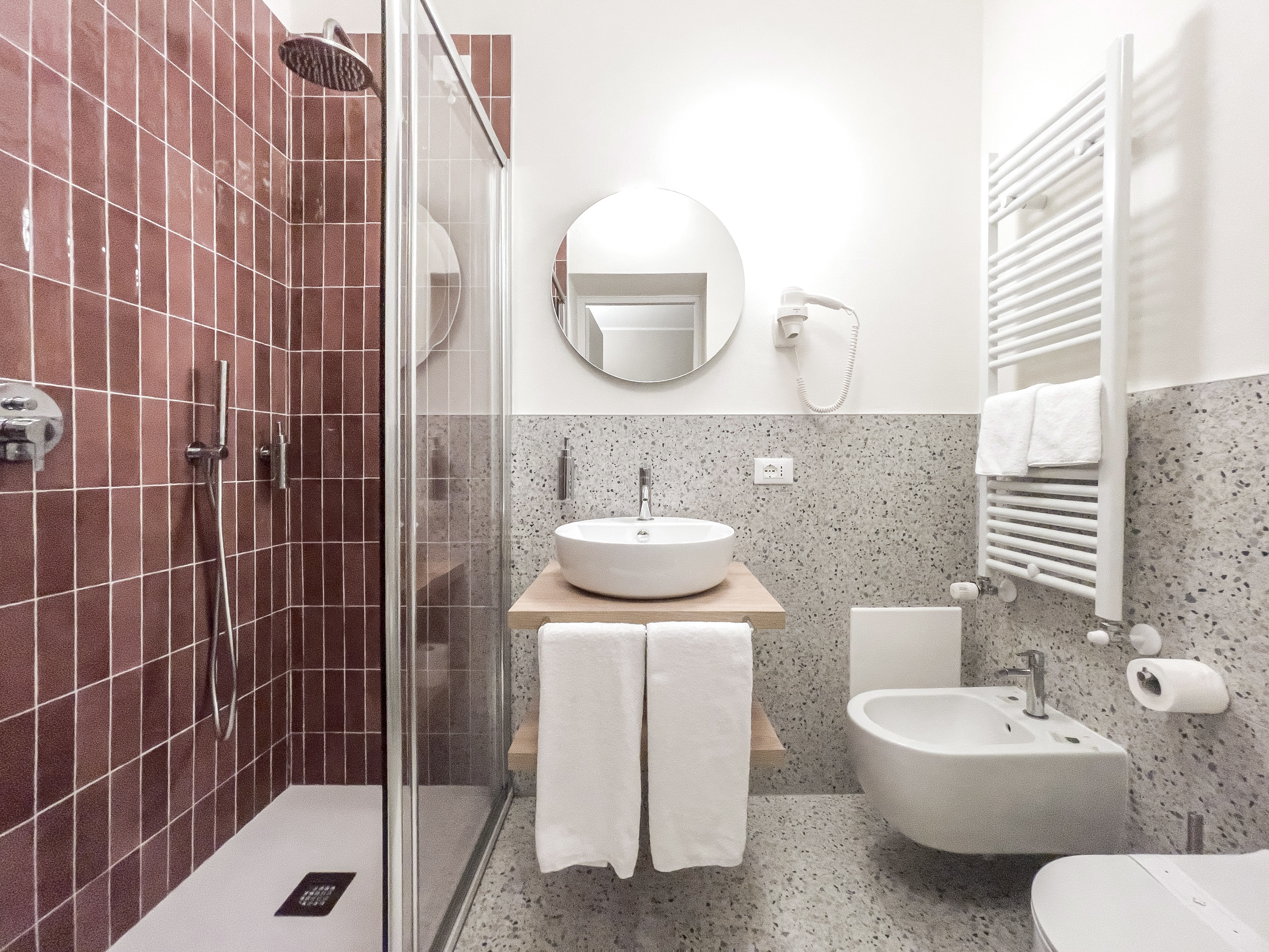 https://www.in-lombardia.it/sites/default/files/accomodation/gallery/104232/129034/astoria_bagni-202.jpg