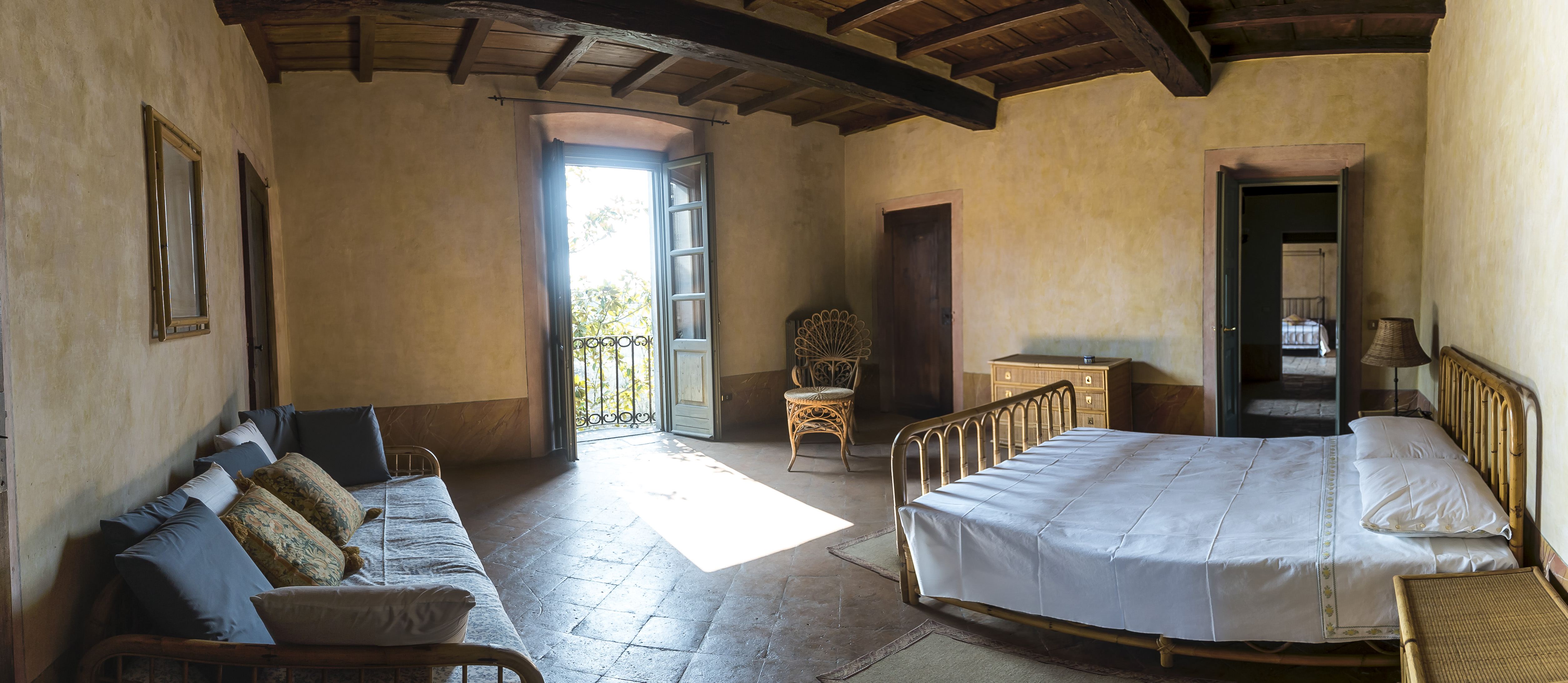 https://www.in-lombardia.it/sites/default/files/accomodation/gallery/105050/32948/appartamento_della_torretta_1_matrimoniale.jpg