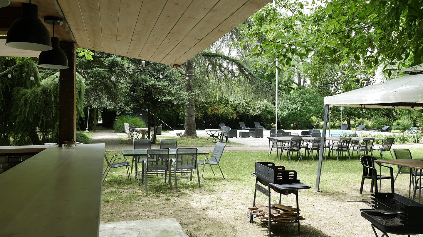 https://www.in-lombardia.it/sites/default/files/accomodation/gallery/107643/124368/bresbot_bb_pavia_parco_piscina_inl.jpg