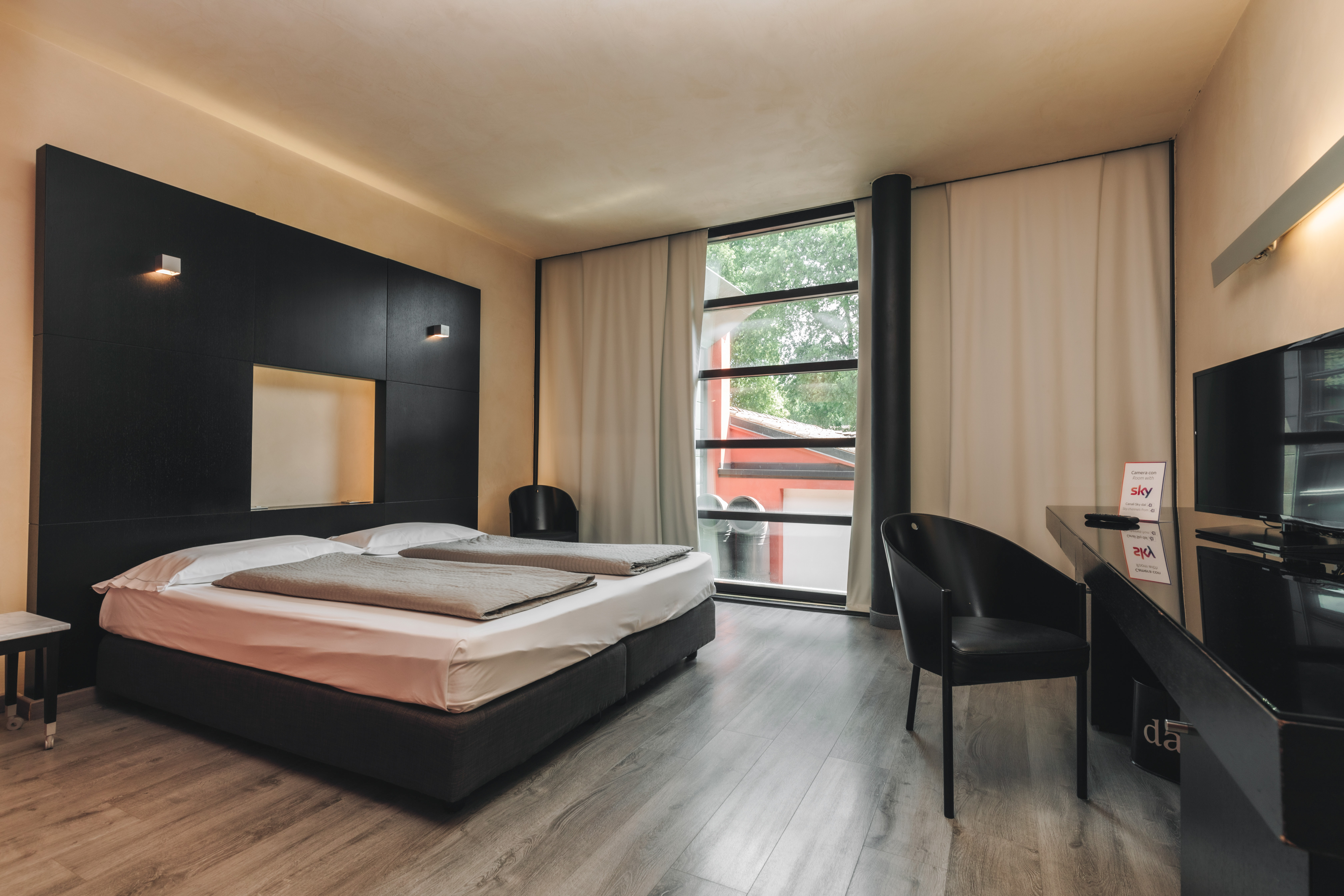 https://www.in-lombardia.it/sites/default/files/accomodation/gallery/108584/128919/final_dellearti-5.jpg
