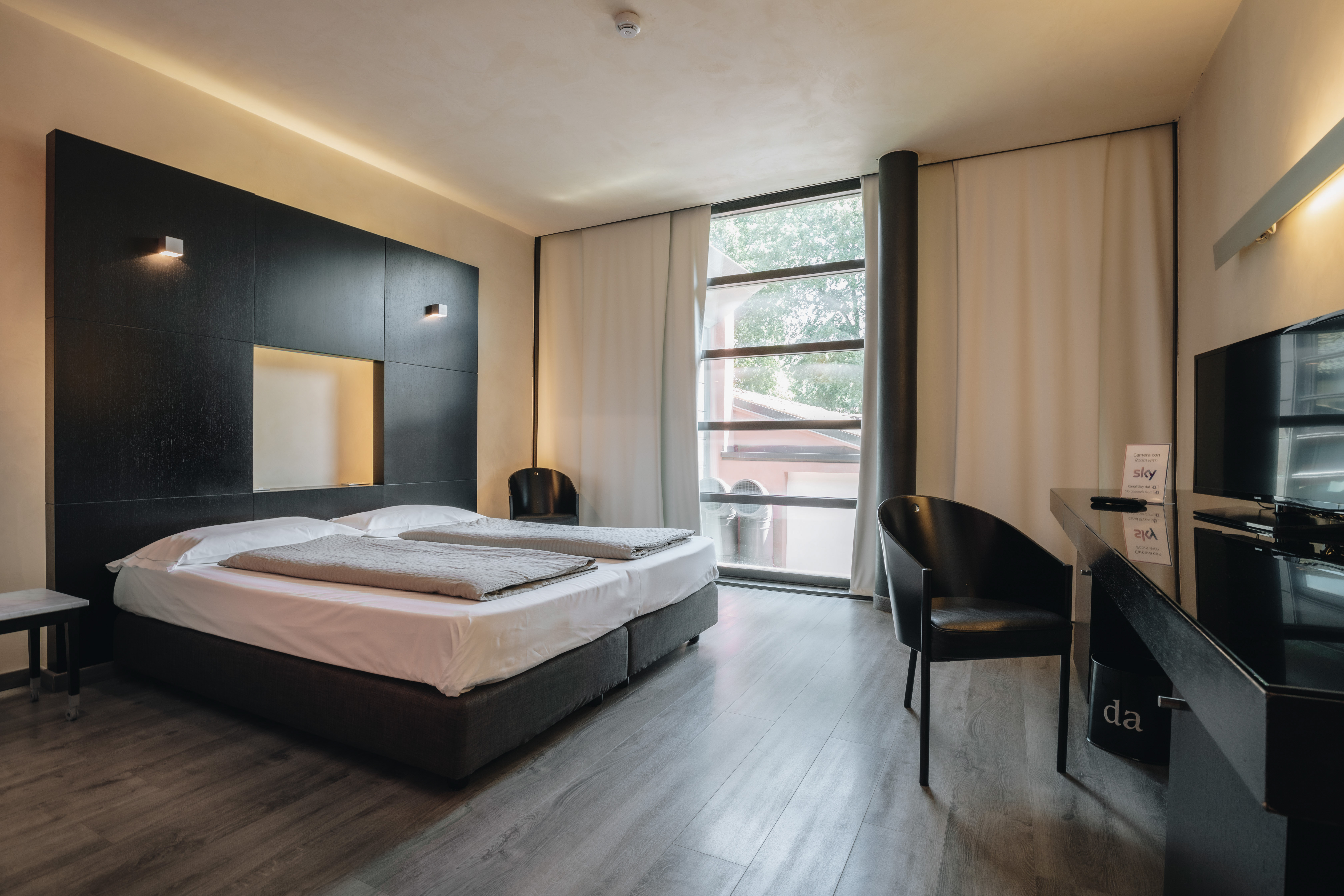 https://www.in-lombardia.it/sites/default/files/accomodation/gallery/108584/128926/final_dellearti-6.jpg