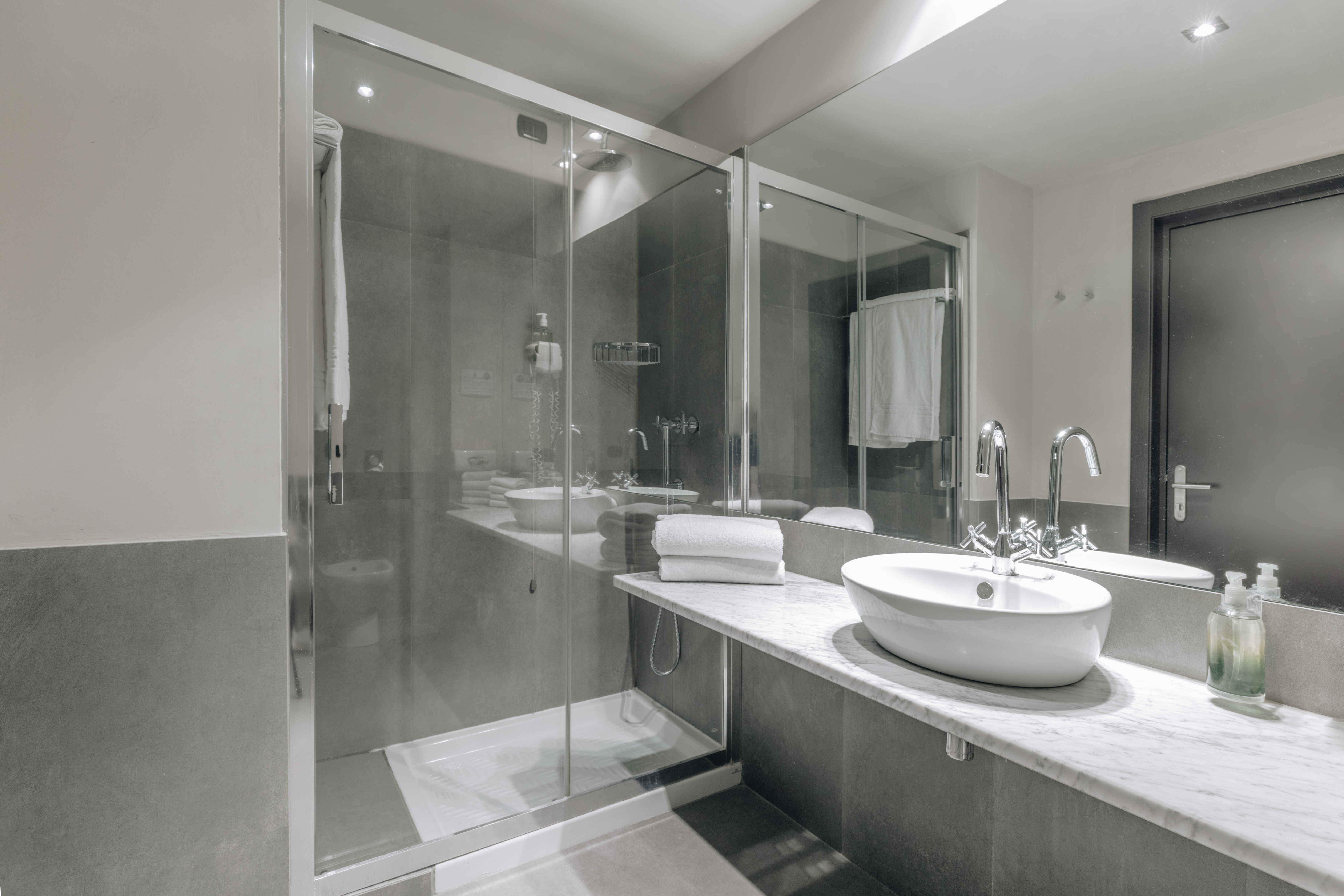 https://www.in-lombardia.it/sites/default/files/accomodation/gallery/108657/128895/final_continental-8.jpg