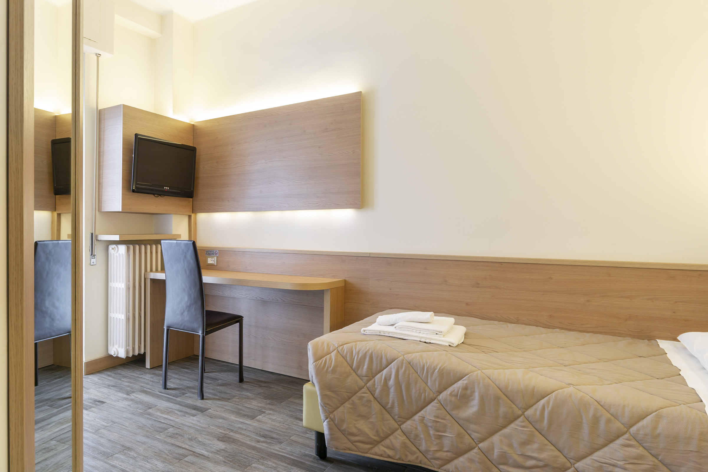 https://www.in-lombardia.it/sites/default/files/accomodation/gallery/203158/115316/428_singola_1.jpg