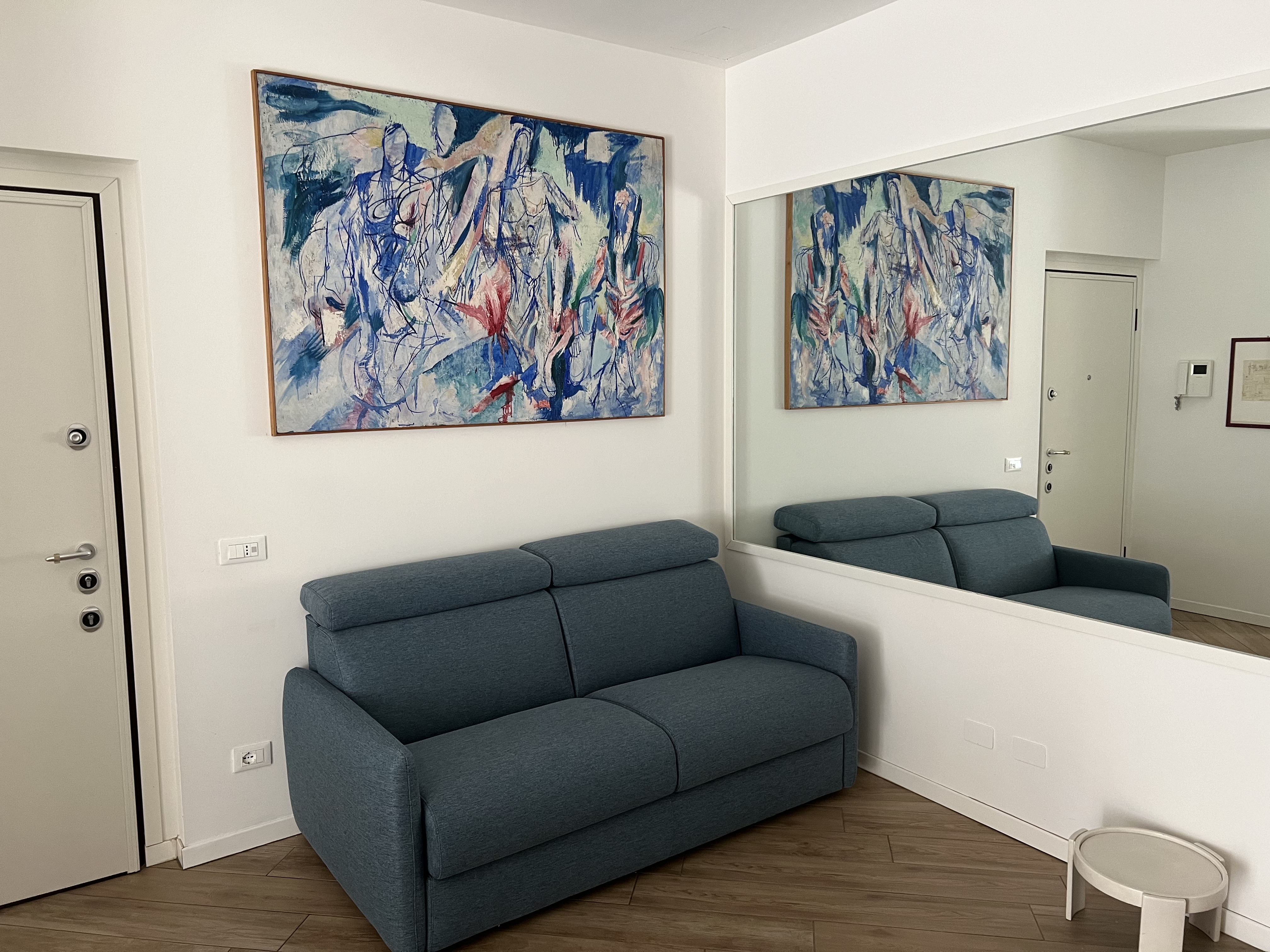 https://www.in-lombardia.it/sites/default/files/accomodation/gallery/218753/104352/5._soggiorno_divano.jpeg
