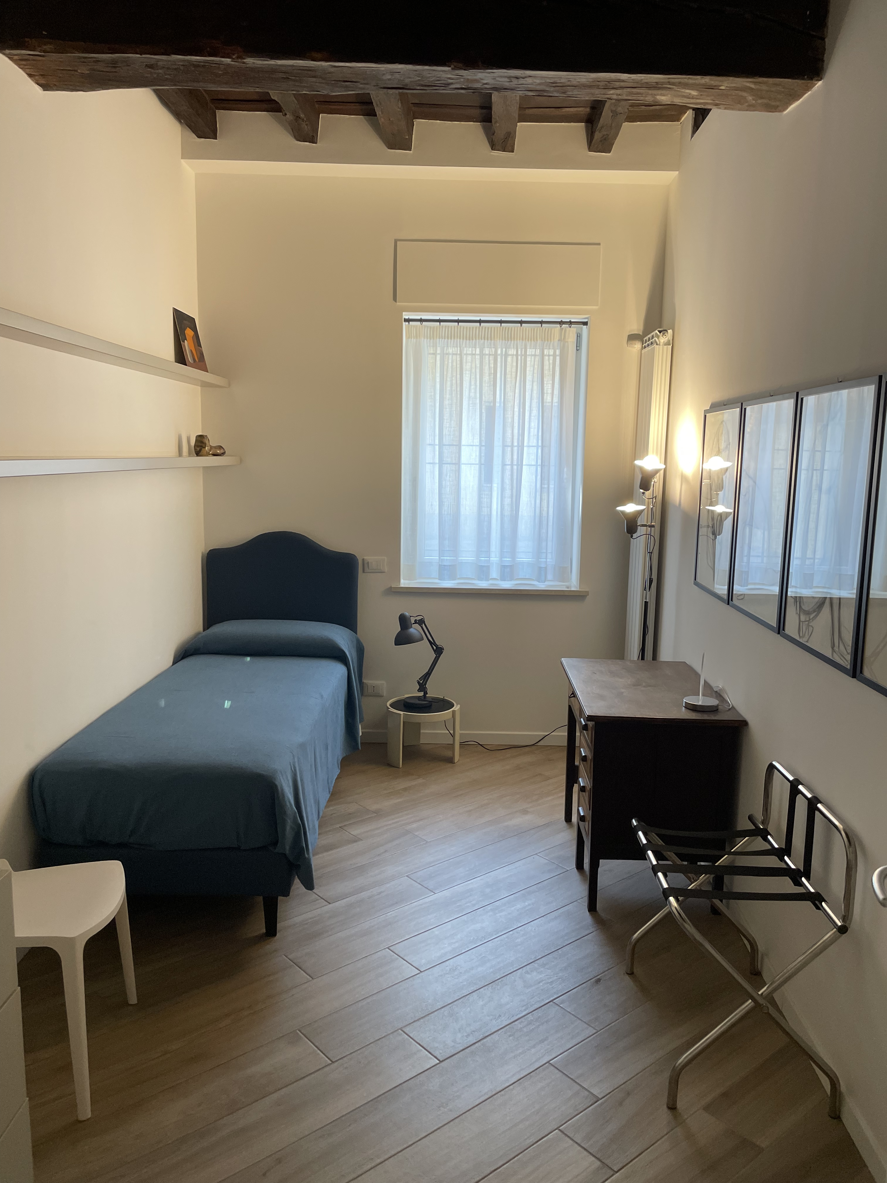 https://www.in-lombardia.it/sites/default/files/accomodation/gallery/218753/104355/9._camera_1_panor.jpg