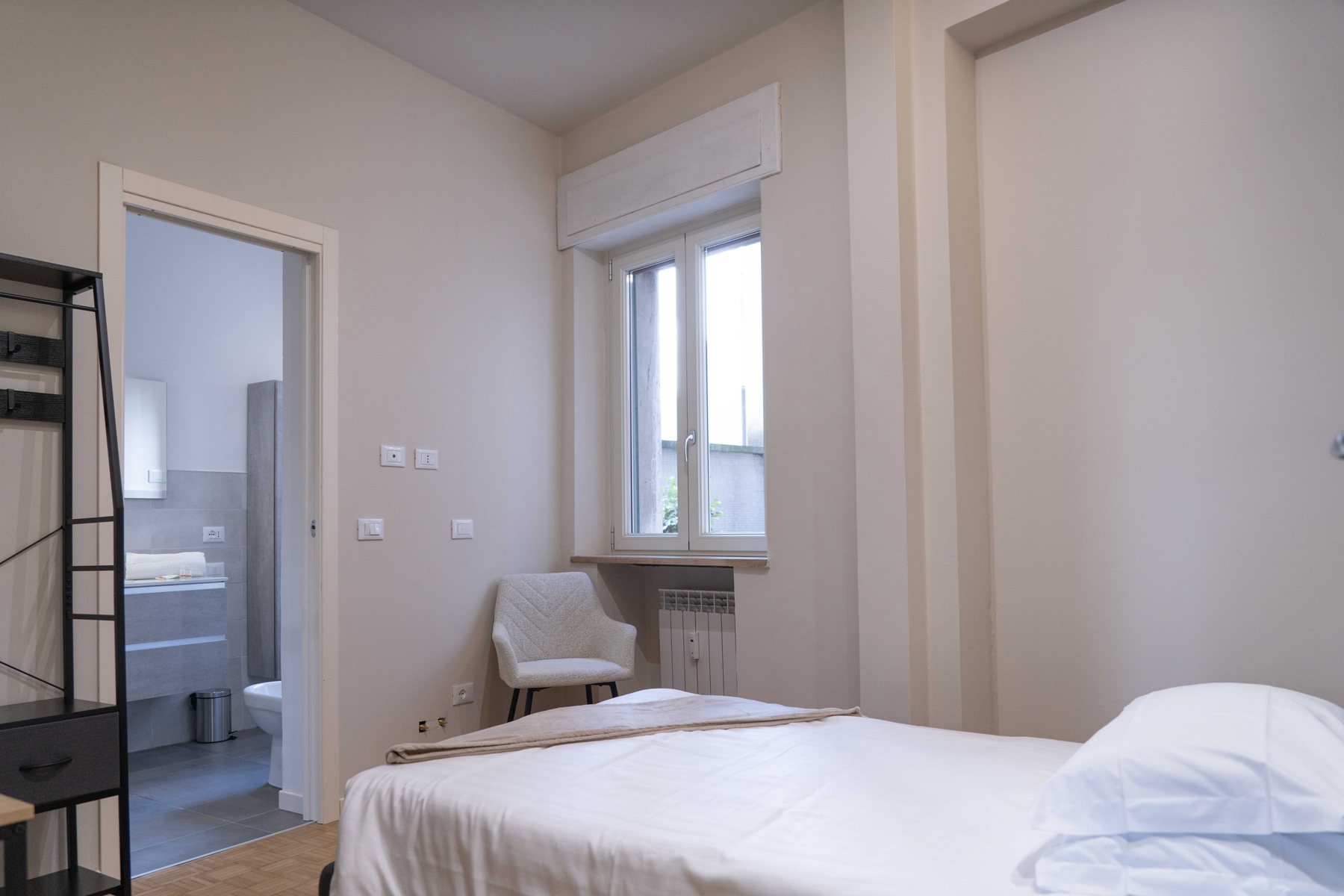 https://www.in-lombardia.it/sites/default/files/accomodation/gallery/261994/124187/camera-elia-singola-03.jpg