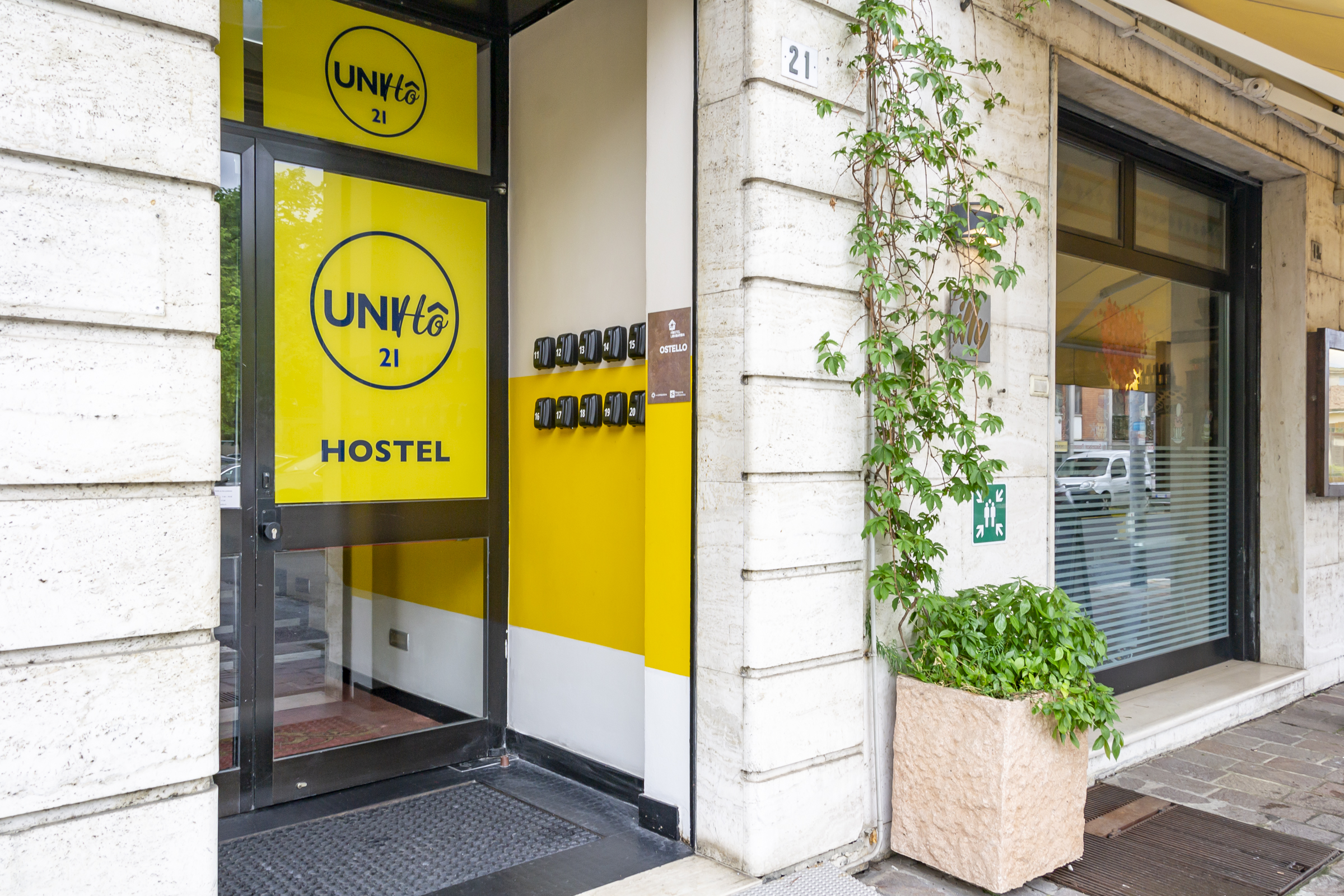 UNIHO 21