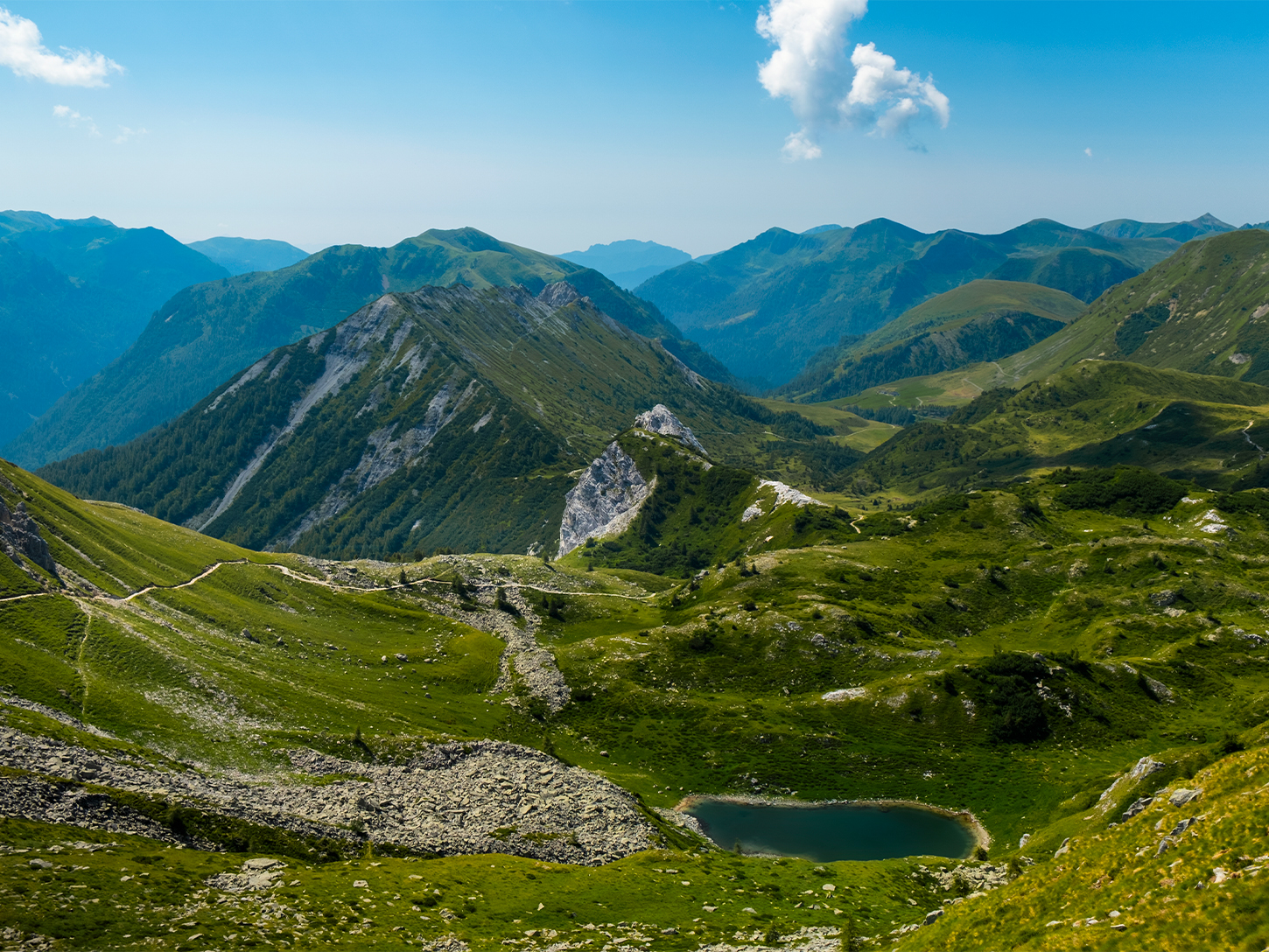 Dal Passo Crocedomini al Rifugio Tita Secchi