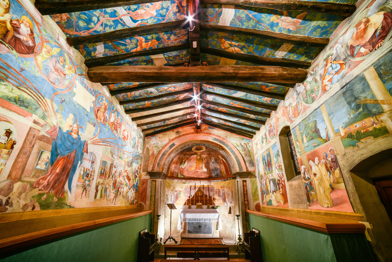 interno dell'Oratorio Suardi