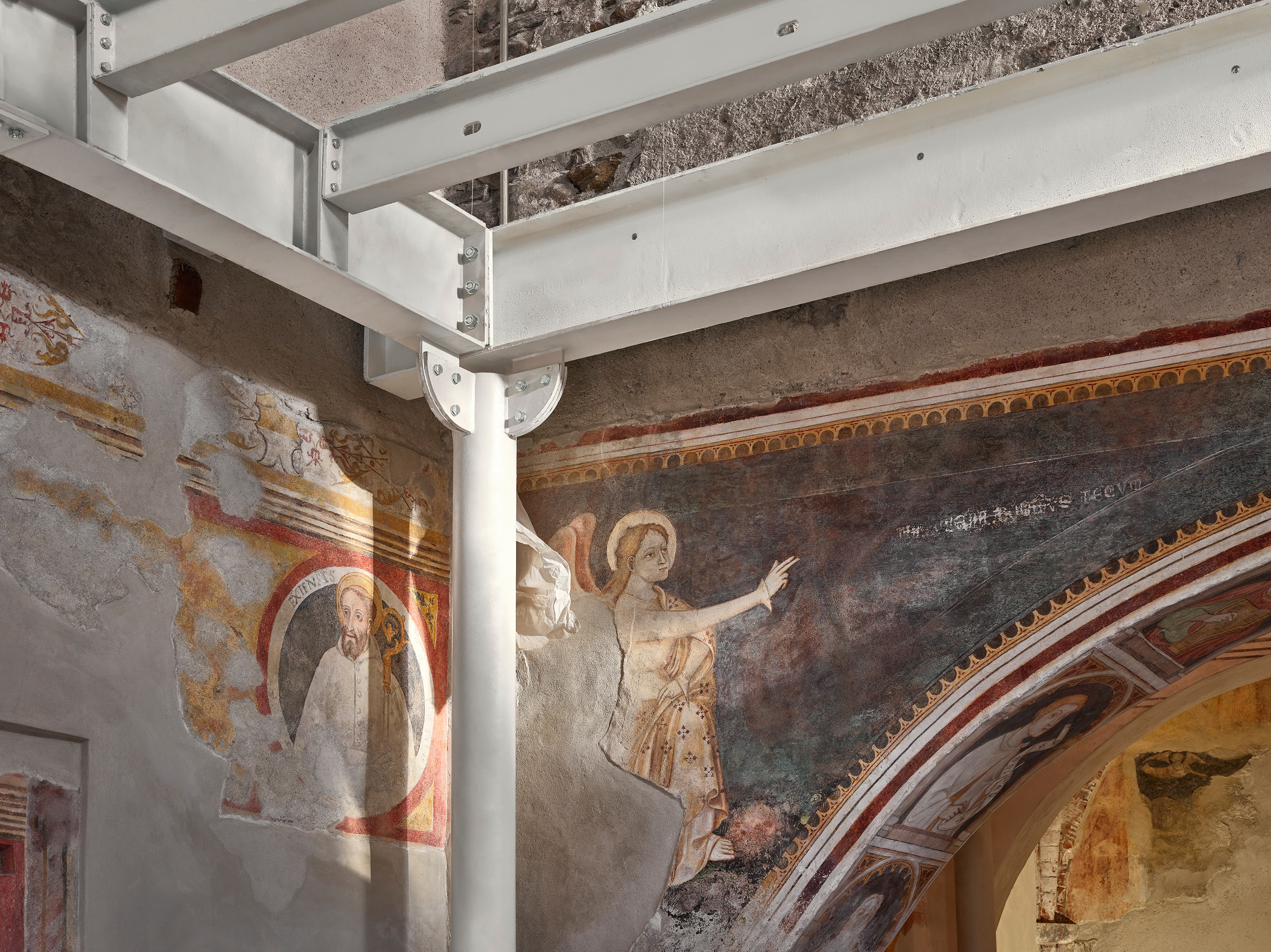 Affresco con Annunciazione - Ph: Carlo Borlenghi e Giovanni Hänninen