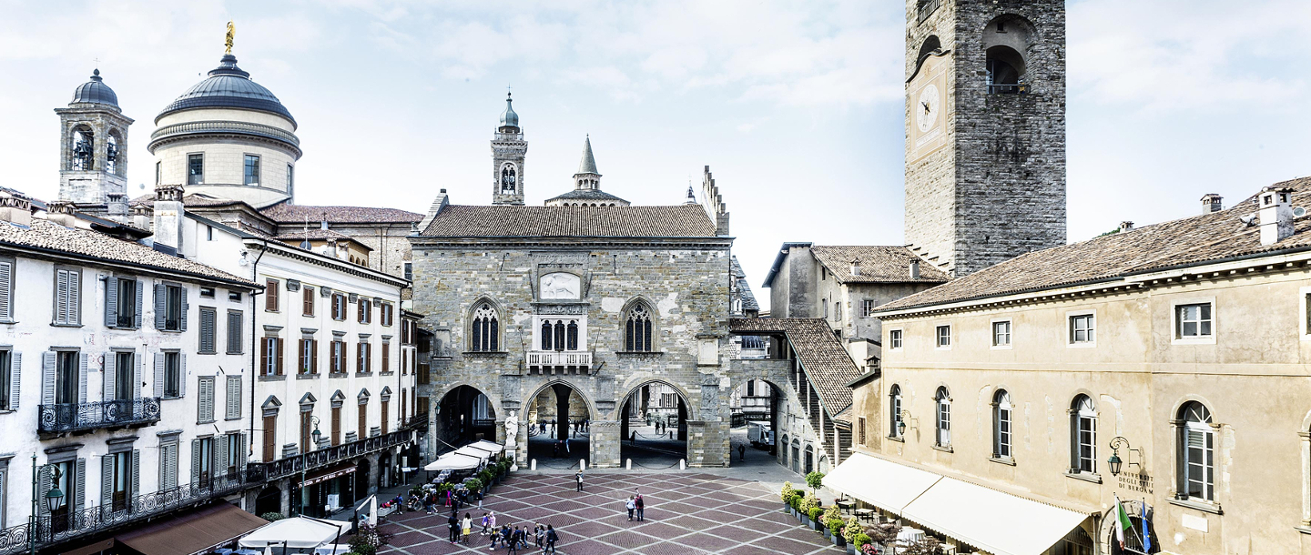 Piazza Vecchia, Bergamo - @inLombardia