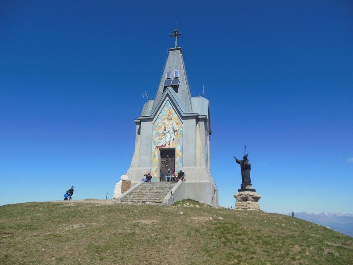 Monumento al Redentore - ph: visitlakeiseo.info
