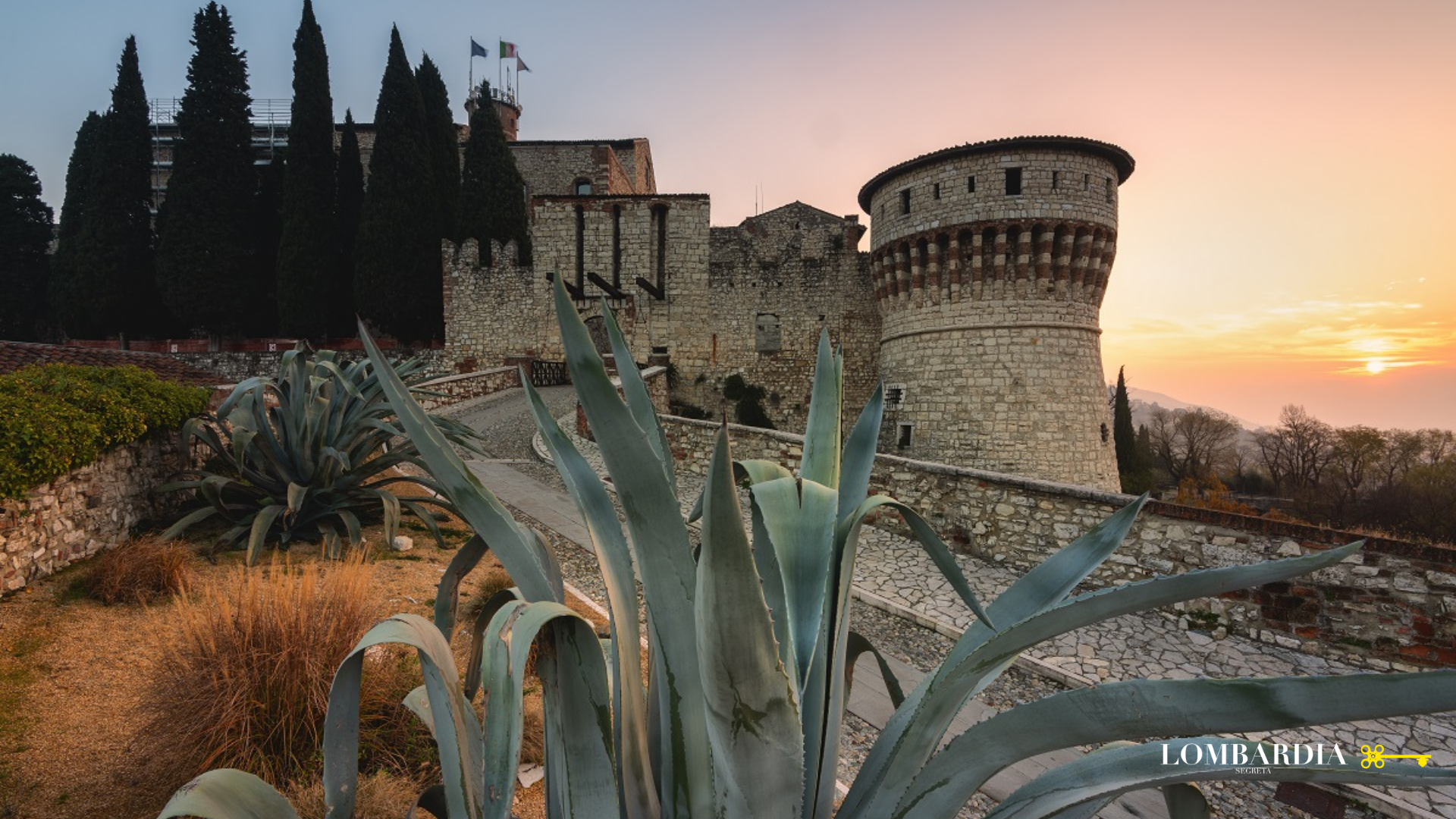 ESPLORANDO il CASTELLO di BRESCIA: visita interna alle 3 torri, sotterranei, segrete e prigioni!