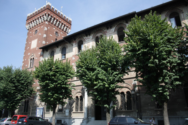 il Palazzo Comunale visto da Piazza Visconti