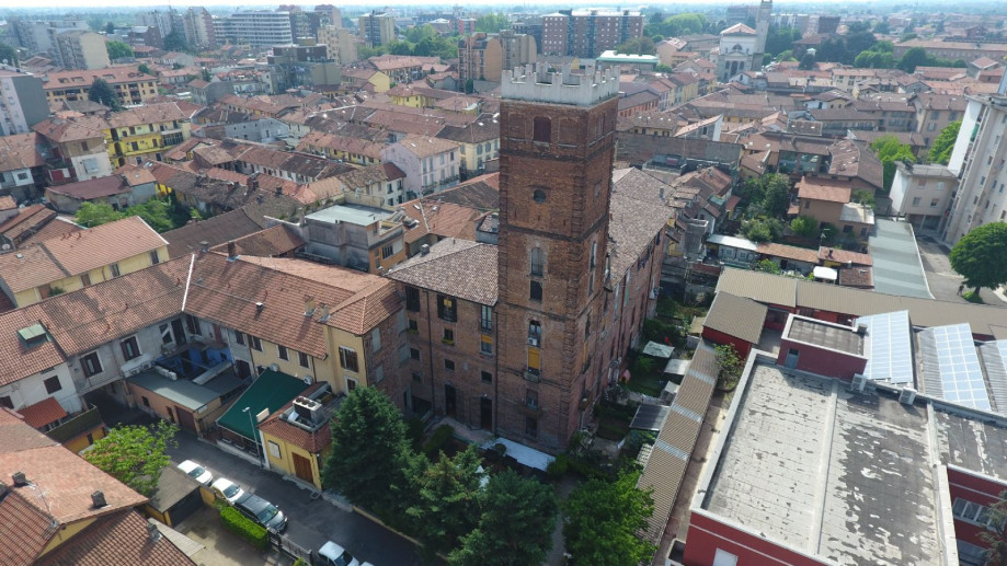 Vista dall'alto di Palazzo e Torre Crivelli