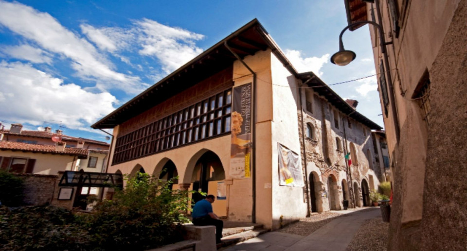 Palazzo dellìArsenale - Ph: visitlakeiseo.info