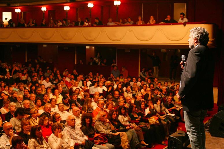 Teatro Manzoni, Teatri Milano