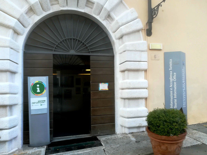 Infopoint Brescia - Piazza del Foro
