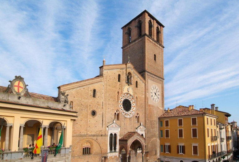 Cattedrale di Santa Maria Assunta Cattedrale di Santa Maria Assunta