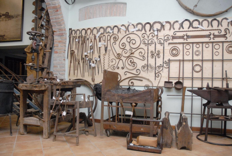 Strumenti de Museo della Civilta Contadina Cioca e Berloca