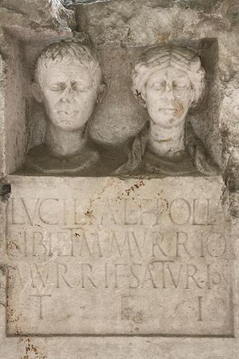 Monumenti funerari di via Mantova