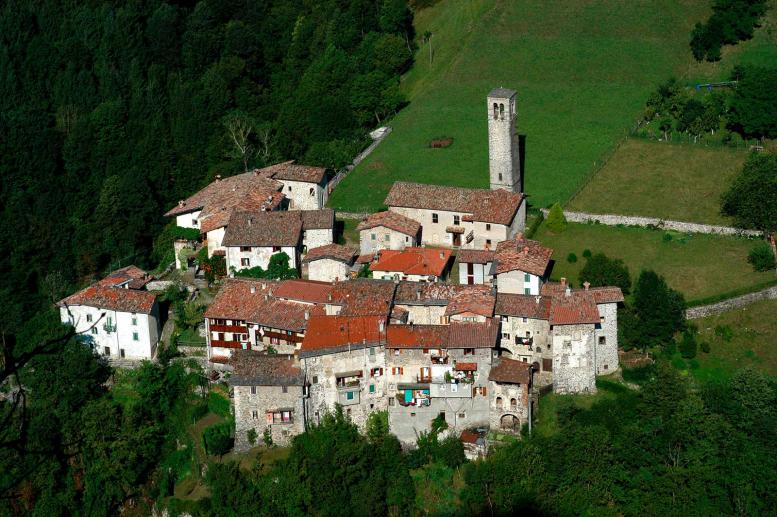 Bourg de Cornello dei Tasso