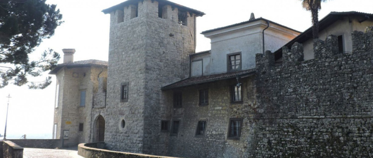 Castello dei Conti Calepio - ph: visitlakeiseo