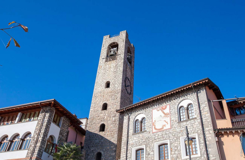 Torre del castello Fenaroli - ph: visitlakeiseo.info