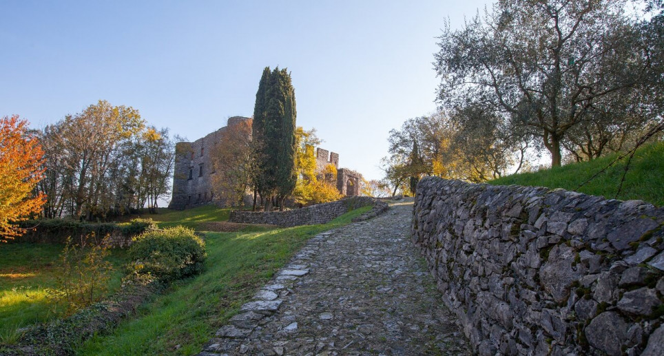 Rocche, castelli e torri sul lago d'Iseo - ph: visitlakeiseo.info