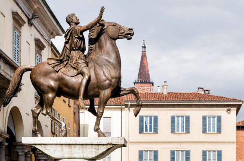 Sun King’s equestrian statue, Monuments Pavia