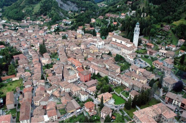 CLUSONE_Panorama centro storico_LIB_Foto Studio Alfa