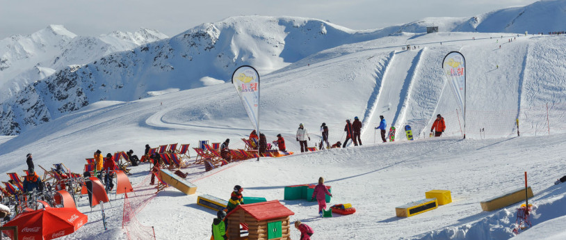 Skier en famille en Lombardie