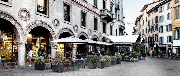 Bergamo: shopping and flavours