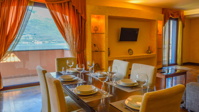 CAV PER ORO 11 DI LAKE COMO ITALIANWAY S.R.L. CAV PER ORO 11 DI LAKE COMO ITALIANWAY S.R.L.