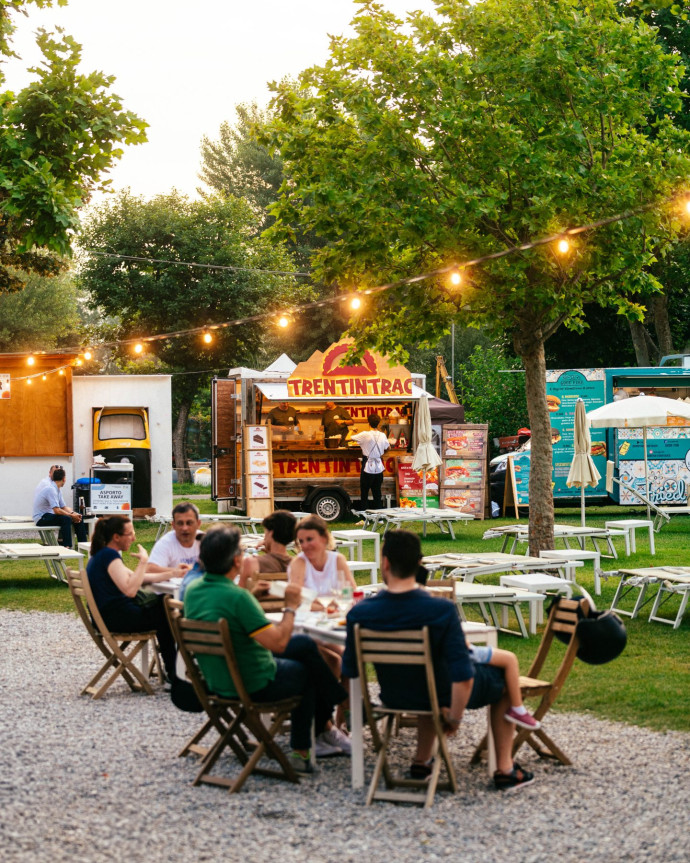 Lido Street Food Restaurant