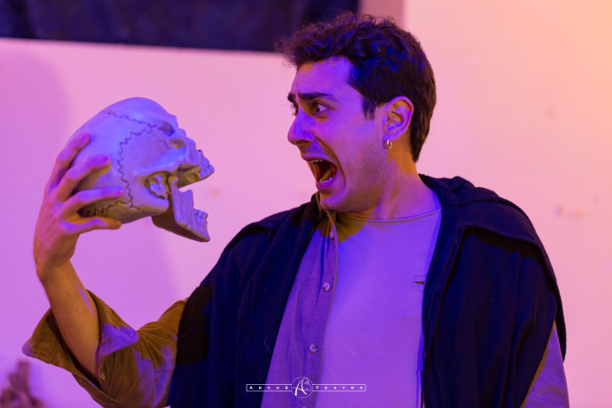 Spettacolo "Tutto Shakespeare Minuto per Minuto" - Wonderland Festival 2025