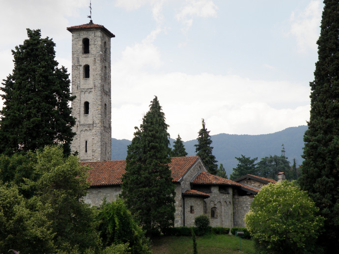 San Pietro in Gemonio und das Museum Salvini in Cocquio Trevisago