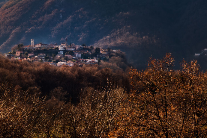 Vista da lontano su Proserpio.