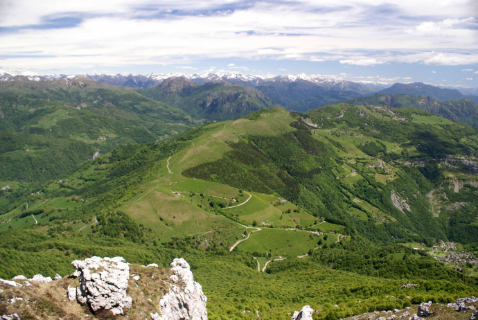 Trekking from Brumano to Rifugio Resegone