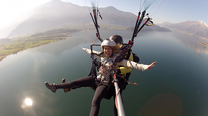 Como Lake Paragliding