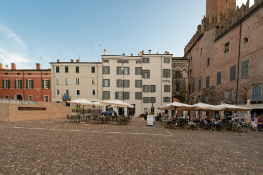 HOTEL DEI GONZAGA