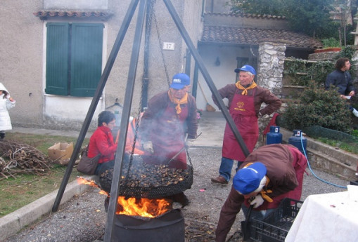 Brostoi, Formài e... le caldarroste