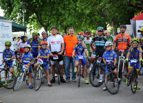 Ciclismo: Pedalata Serale sulla Ciclabile del Lago di Varese Ciclismo: Pedalata Serale sulla Ciclabile del Lago di Varese