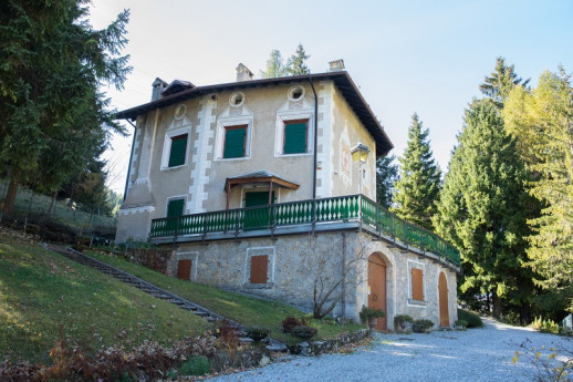 Le ville del Passo e la sorgente dell'Acqua Benedicta per il turismo d'epoque Le ville del Passo e la sorgente dell'Acqua Benedicta per il turismo d'epoque