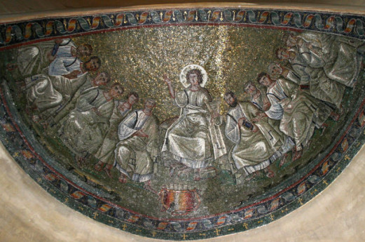 OmoGirando la restaurata cappella di Sant'Aquilino e la Basilica di San Lorenzo OmoGirando la restaurata cappella di Sant'Aquilino e la Basilica di San Lorenzo