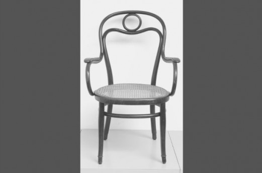 Thonet. La rivoluzione del legno curvo Thonet. La rivoluzione del legno curvo