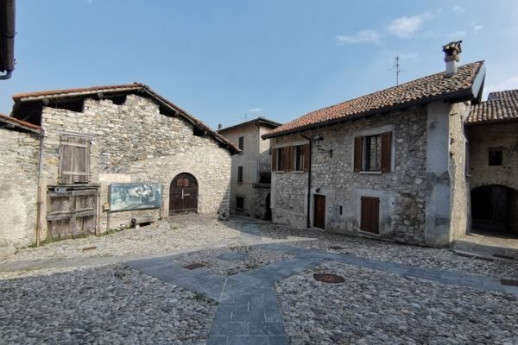 Visita al borgo di Caglio Visita al borgo di Caglio