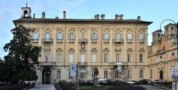 Itinerari in città. Pavia e le nobili dimore Itinerari in città. Pavia e le nobili dimore